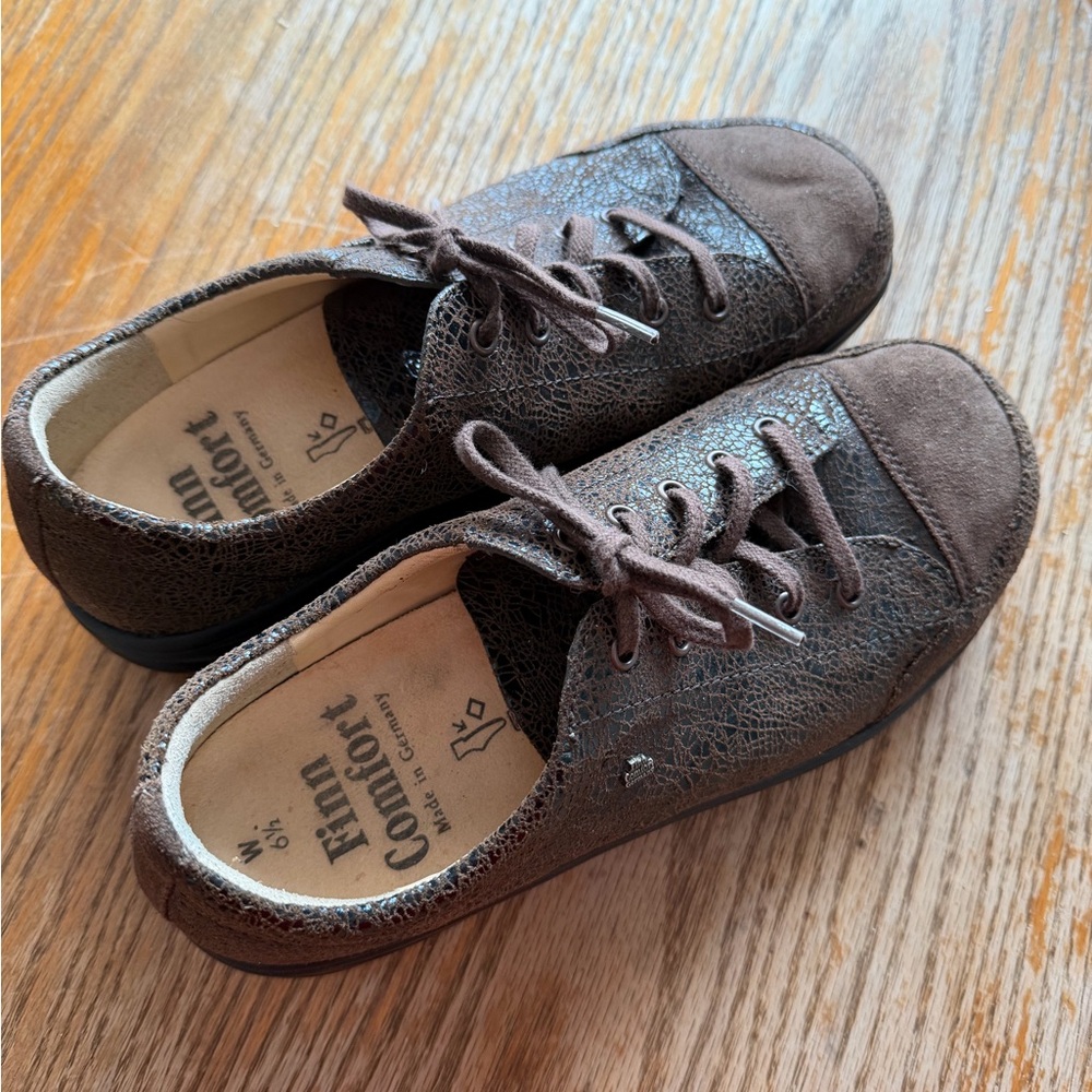 Finn Comfort Ikebukuro, a German-engineered walking sneaker